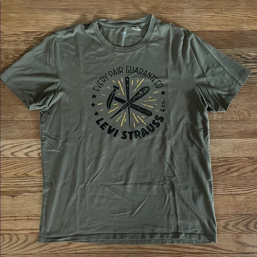 Levi's Olive Green Men's T-Shirt